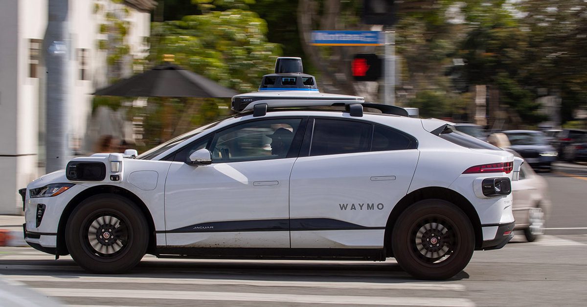 Karachi robot cars parking e-challans