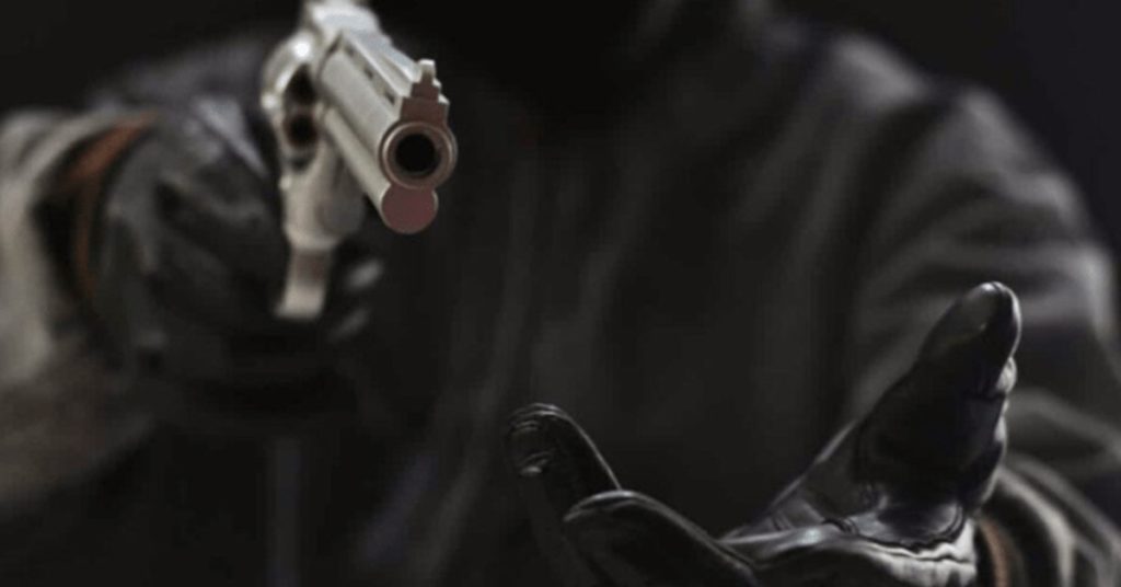 Karachi 7-year-old shot mobile-phone snatching 2025