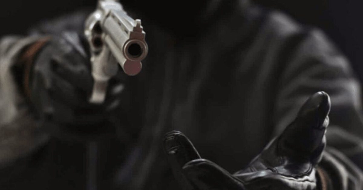 Karachi 7-year-old shot mobile-phone snatching 2025