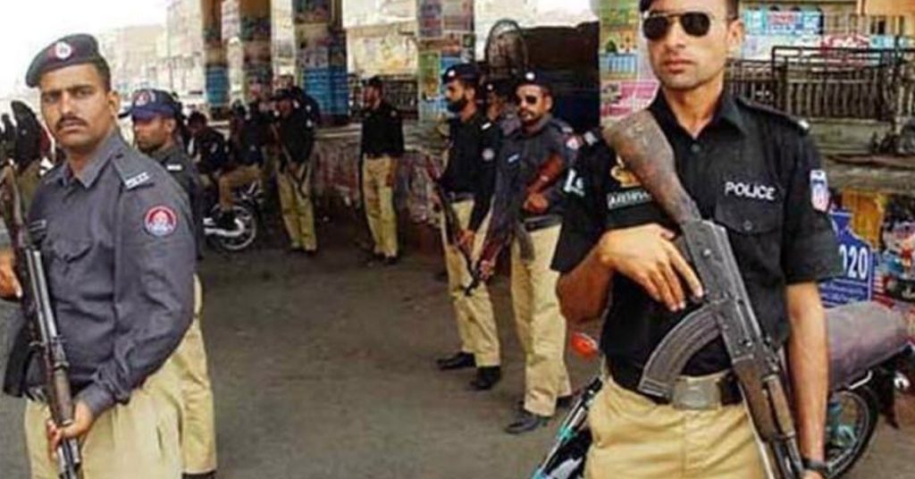 dacoits kill two policemen Pakistan