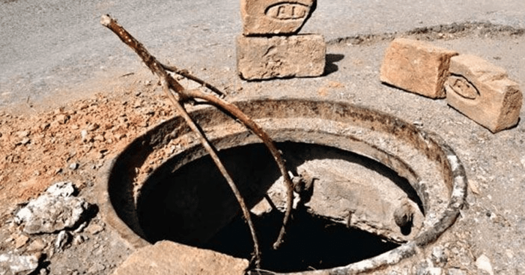 Karachi manhole rescue
