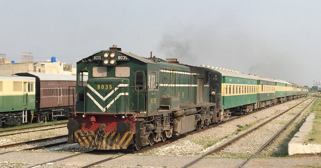 Balochistan train service suspended security alert