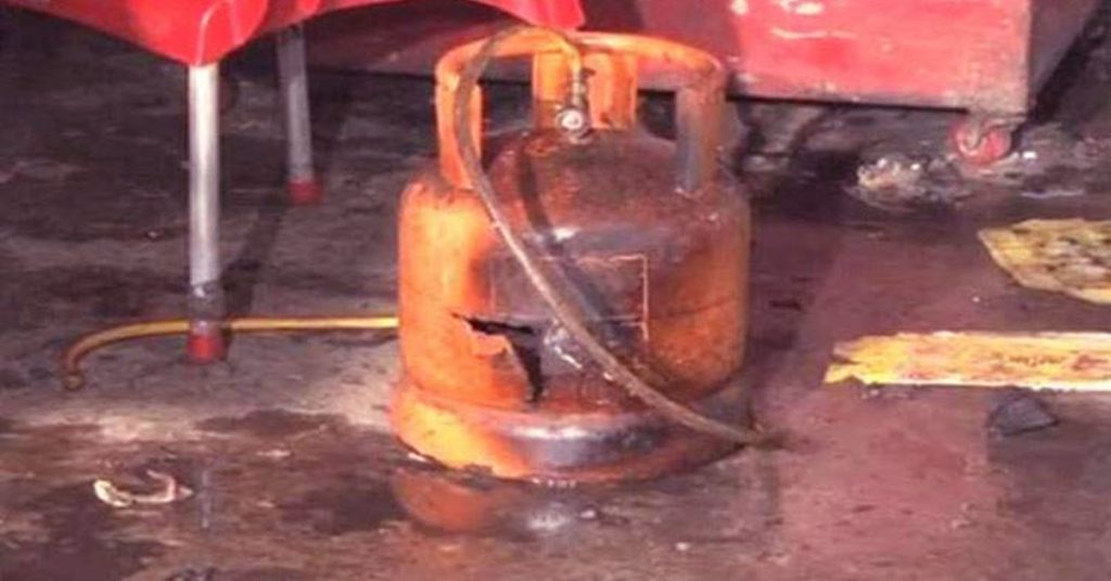 gas cylinder blast in Larkana