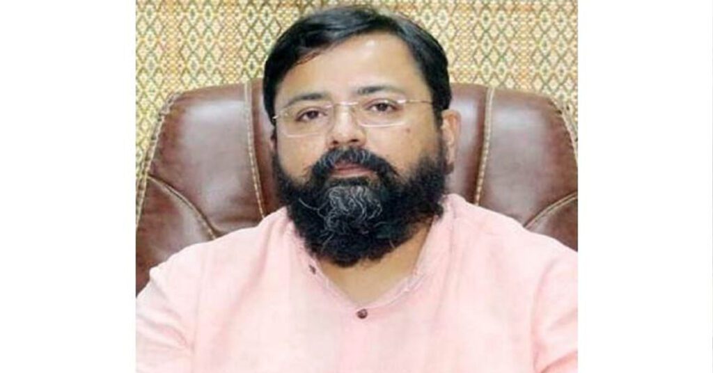 Karachi Gul Plaza fire municipal commissioner removed