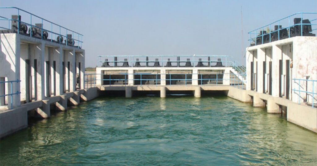 SHC slams Karachi Water Board on piped water supply