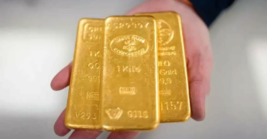 Gold prices drop sharply in Pakistan