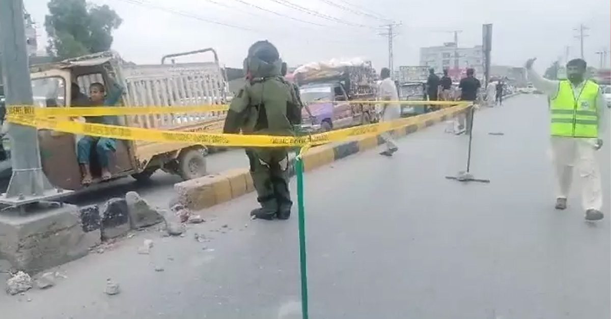 Wana market IED blast kills two policemen, injures 31 in South Waziristan