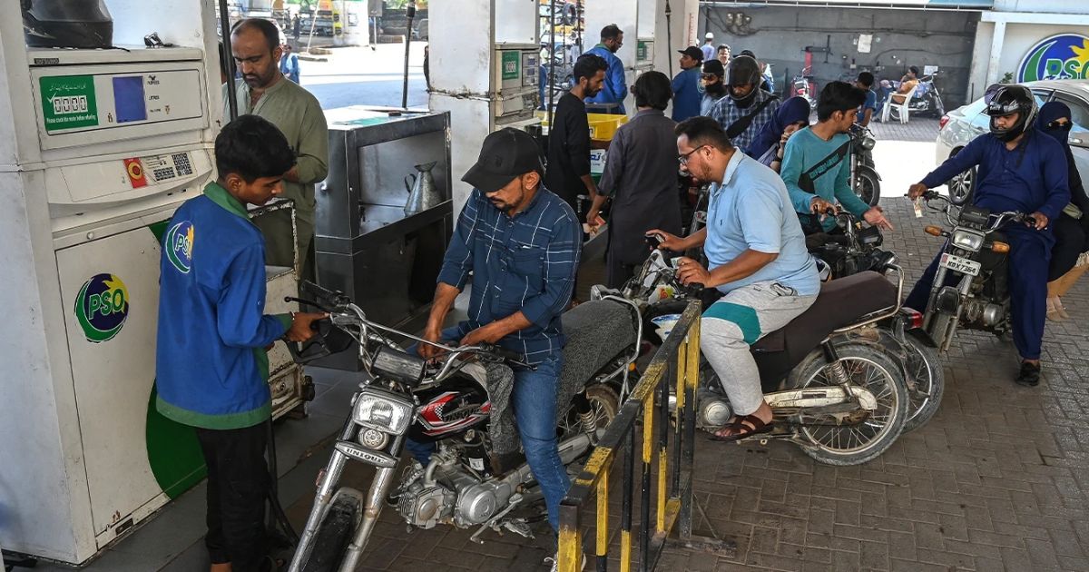 Petrol Price in Pakistan Falls to Rs389.28 Amid Fuel Crisis