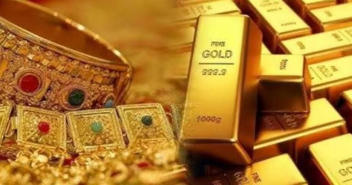 Gold Price in Pakistan Falls by Rs4,300 Per Tola Today